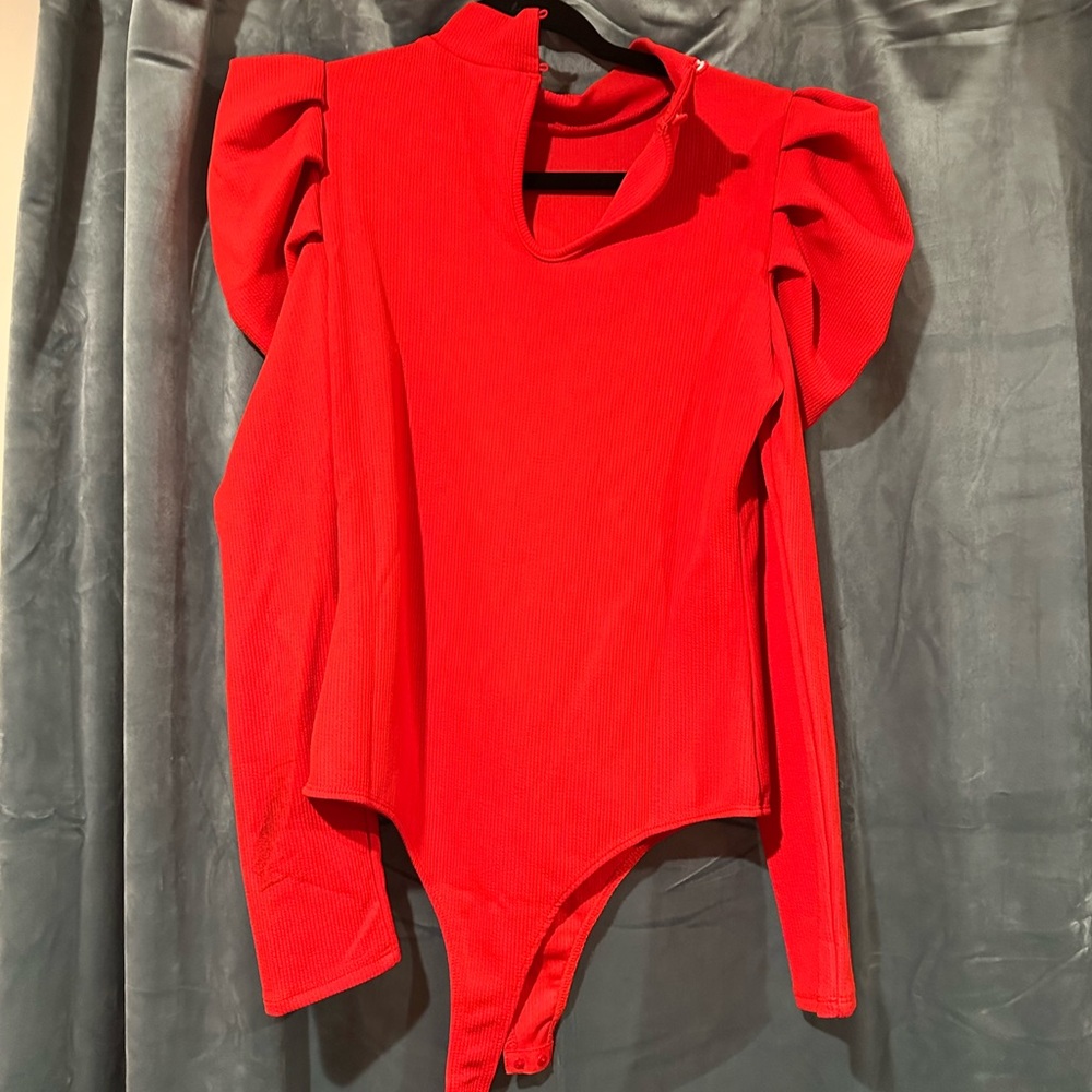 TCEC Bold Red Ribbed Top - Picture 3 of 4